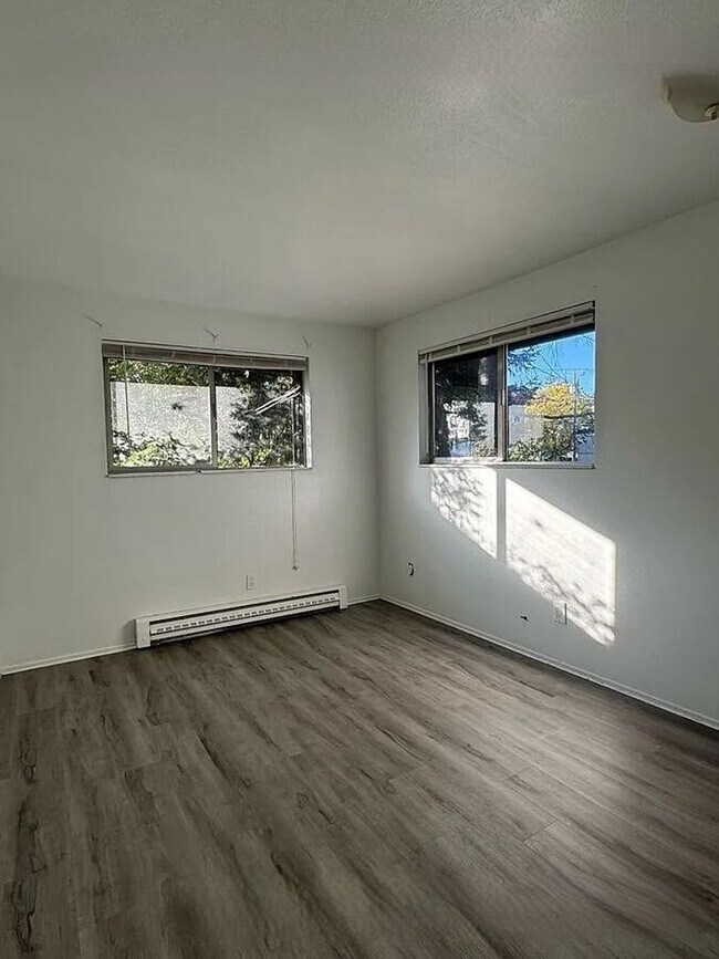 Building Photo - ar14000