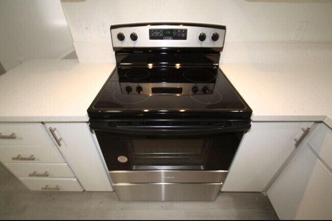 Building Photo - 921 Snug Harbor St