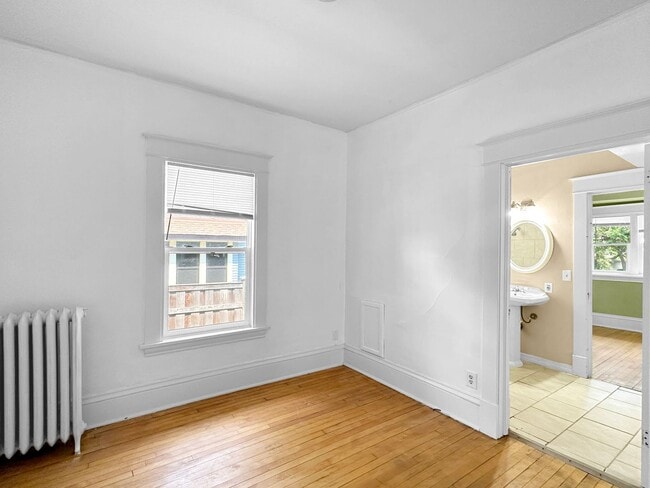 Building Photo - 381 Cleveland Ave N