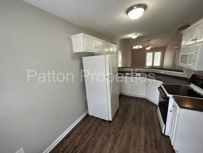 Building Photo - 1839 Horseshoe Dr