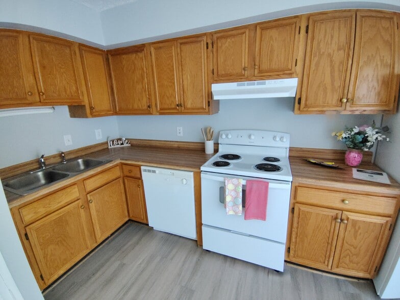 Building Photo - 16 Duiguid Dr