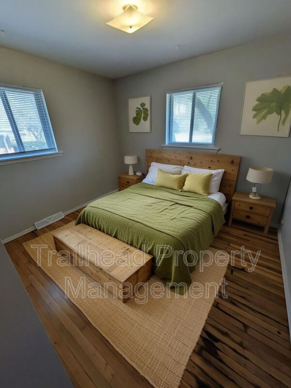 Building Photo - 110 S High St