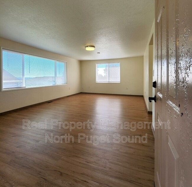 Building Photo - 10914 Willow Rd
