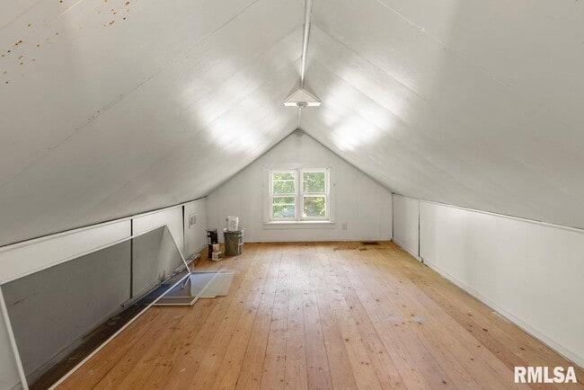 Building Photo - 4208 S Lafayette Ave