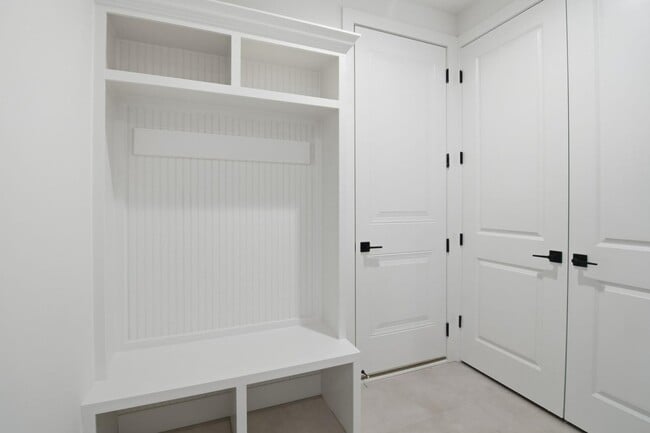 Building Photo - 5980 Willow Grove