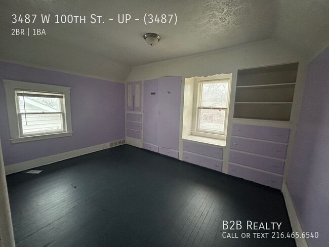 Building Photo - Spacious Two-Bedroom Unit in a Charming Mu...