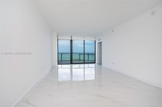 Building Photo - 700 NE 24th St