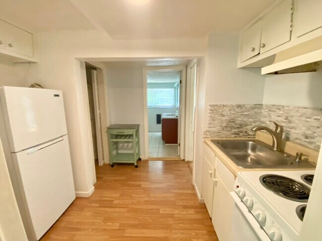 Kitchen - 95 Lanier St