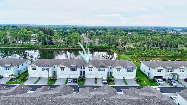Building Photo - 5766 SE Edgewater Cir