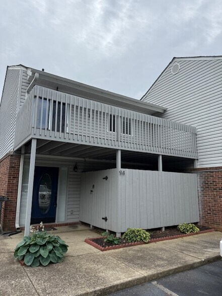 Primary Photo - 94 Topsail Ct