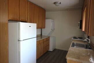 Building Photo - 2 Bedroom Townhome for Rent