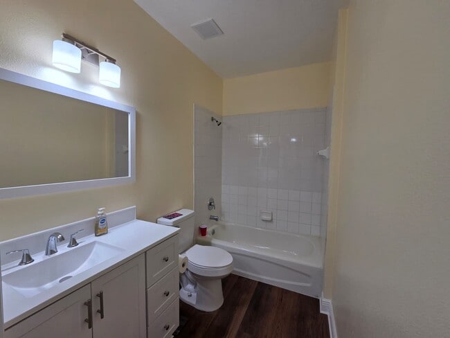 Building Photo - 515 Villa Del Sol Cir