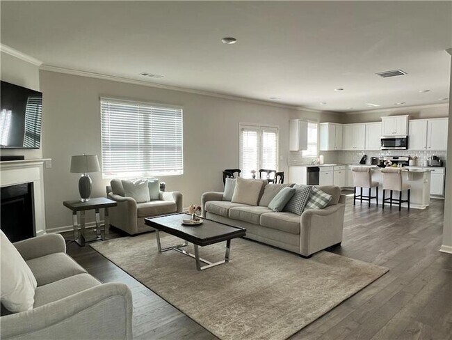 Building Photo - 167 Fernbrook Trl