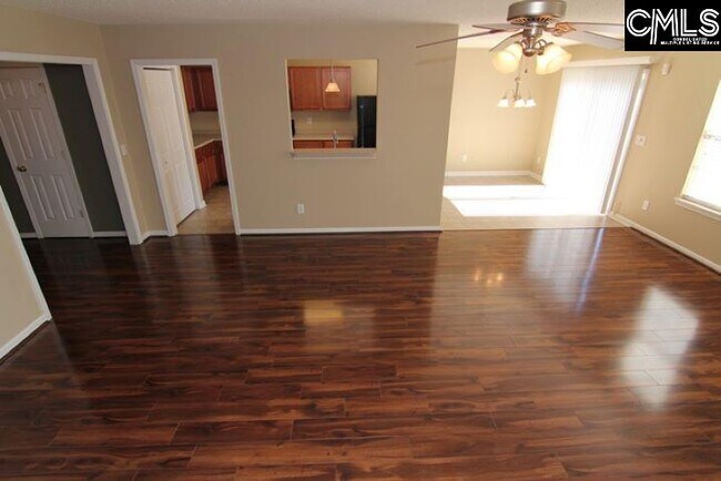 Building Photo - 5 Redbrush Ct