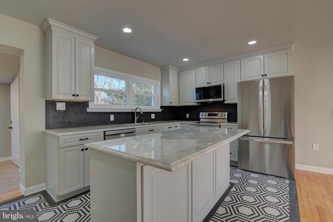 Building Photo - 106 North St NE