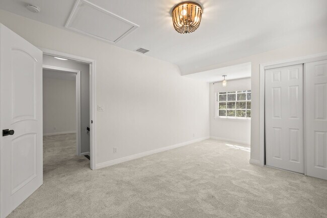 Building Photo - 15473 Lemay St