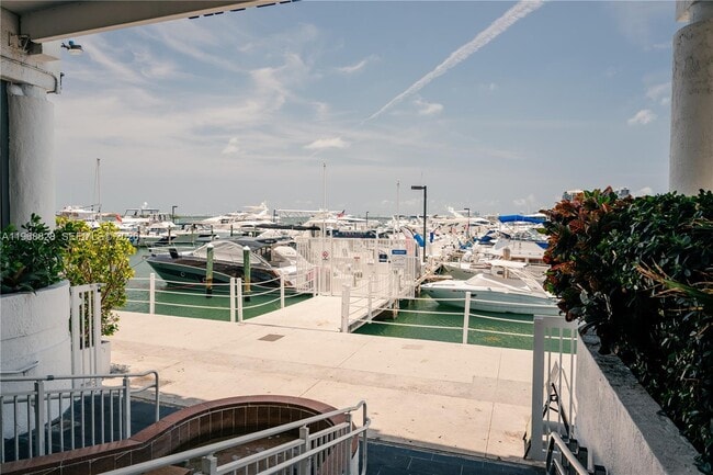 Building Photo - 1717 N Bayshore Dr