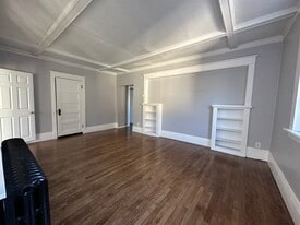 Building Photo - 187 Robie St W