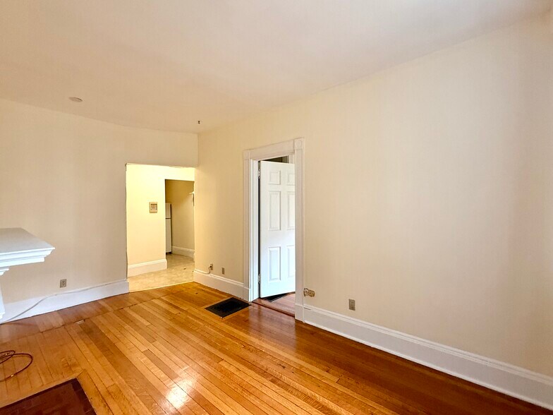 Building Photo - 188 Marlborough St