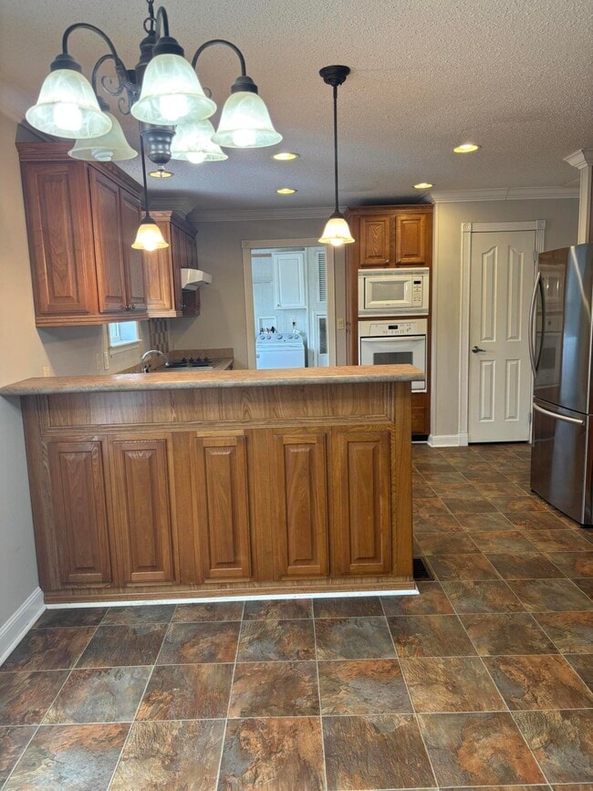 Building Photo - 6115 Dinkins Mill Rd