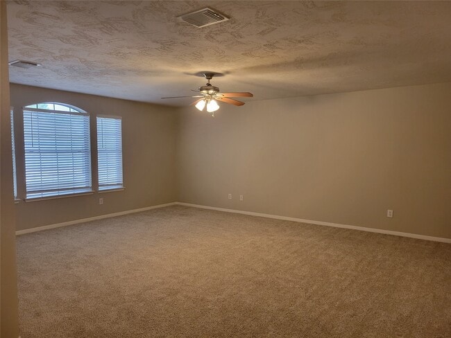 Building Photo - 3715 Pinehurst Dr