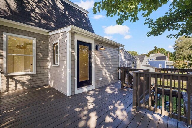 Building Photo - 7 Sheffield Ave