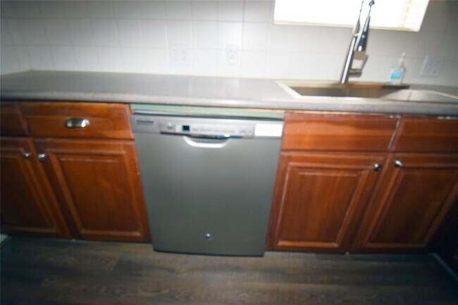 Building Photo - 1806 Cedarwood Ct