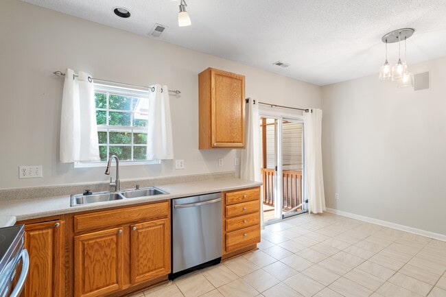Building Photo - 1 Edgebrook Cir