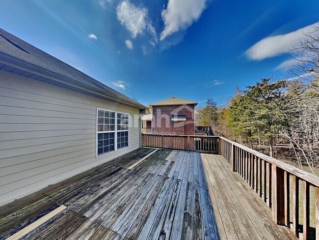 Building Photo - 5013 Bunker Ln