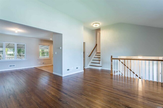 Building Photo - 15 Gainsville Dr