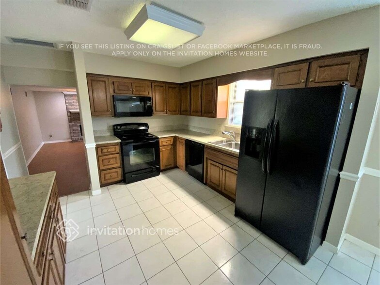 Building Photo - 920 Ridgeway Ct