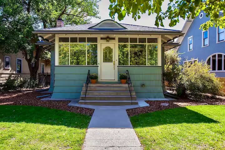 Primary Photo - 835 Ouray Ave