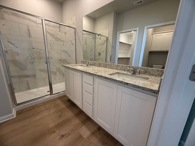 Building Photo - Stunning 3x2 Luxury Duplex in Buda, TX!