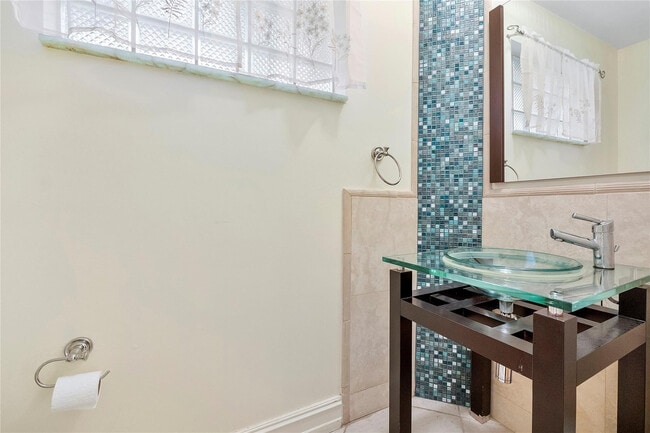 Building Photo - 10019 NW 5th St