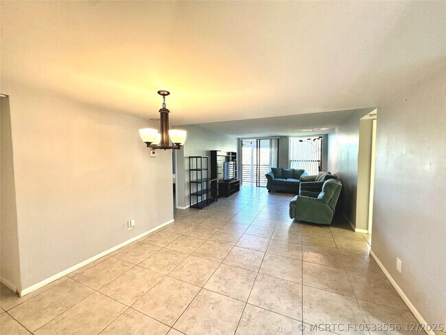 Building Photo - 6701 N University Dr
