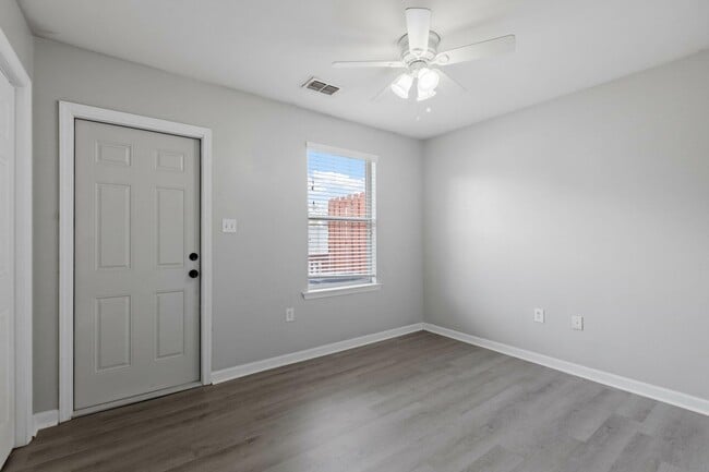 Building Photo - 1589 Quazar Rd