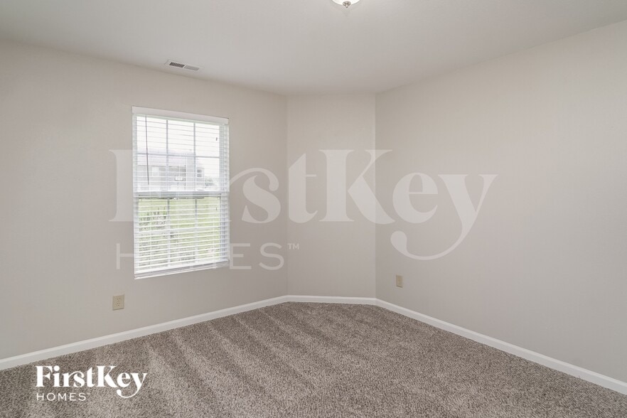 Building Photo - 1112 Rainier Ln