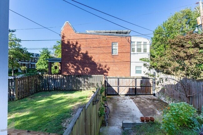 Building Photo - 4102 5th St NW