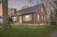 Building Photo - 200 Floral Park