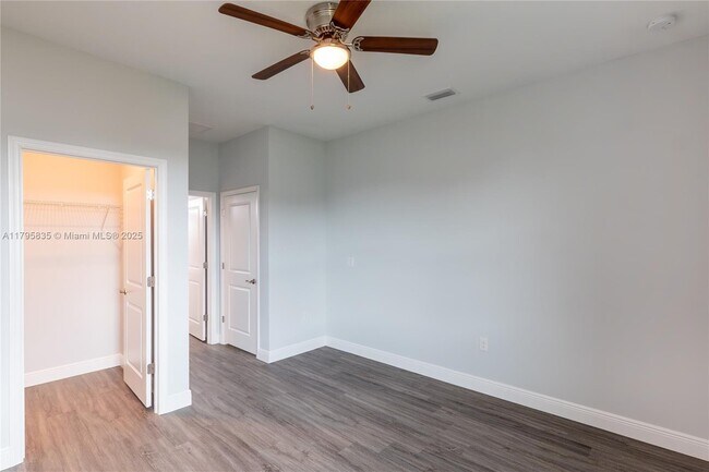 Building Photo - 8450 Dinnano St