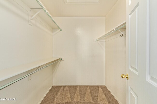 Building Photo - 30445 N Sunray Dr