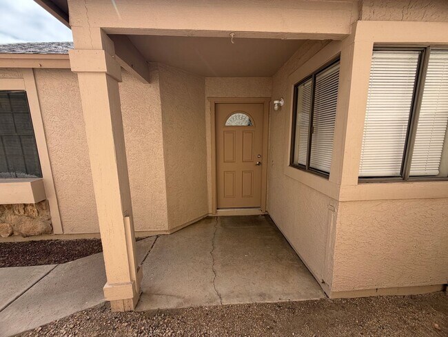 Building Photo - Newly Remodeled Glendale Home