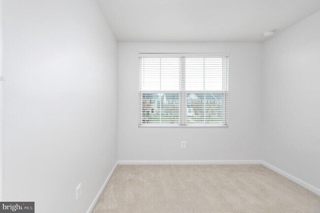 Building Photo - 7233 Statesman Blvd