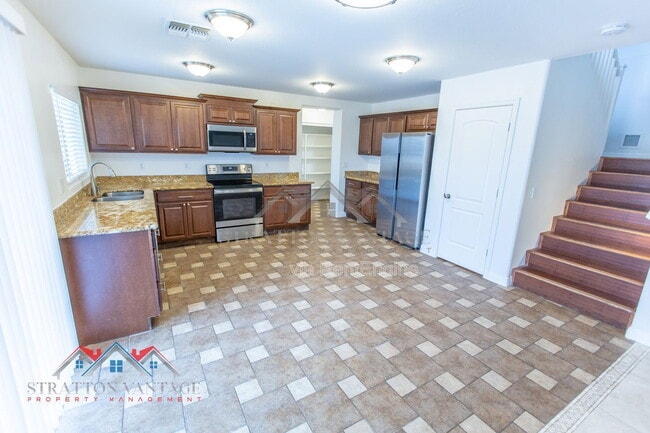 Building Photo - 110 Cholla St