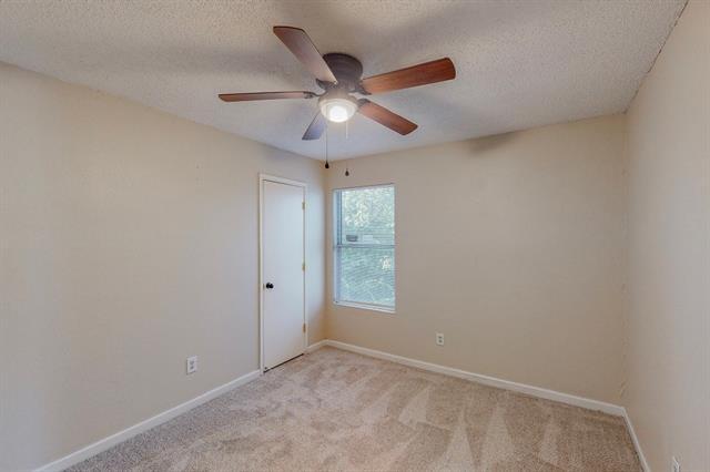 Building Photo - 301 Kings Way Dr