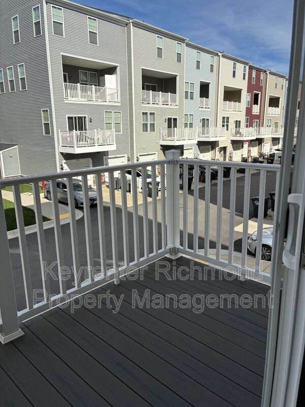 Building Photo - 719 McCormick Farm Dr