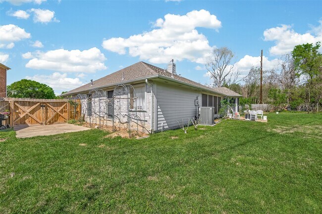 Building Photo - 8203 Paddington Pl Dr