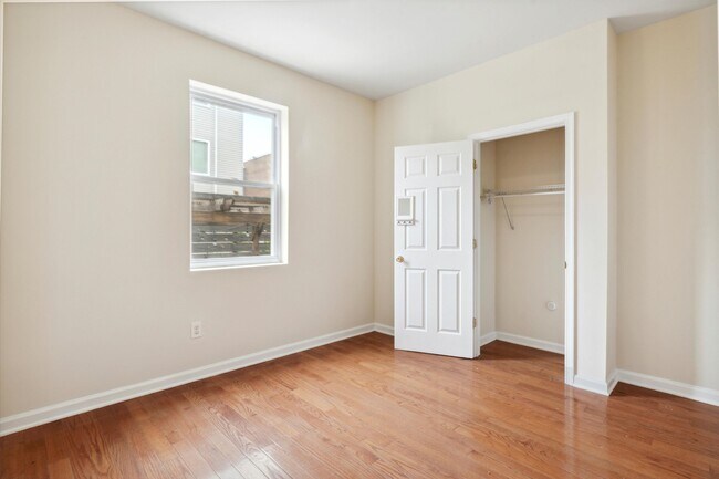 Building Photo - 1519-21 N 16TH ST Unit A4