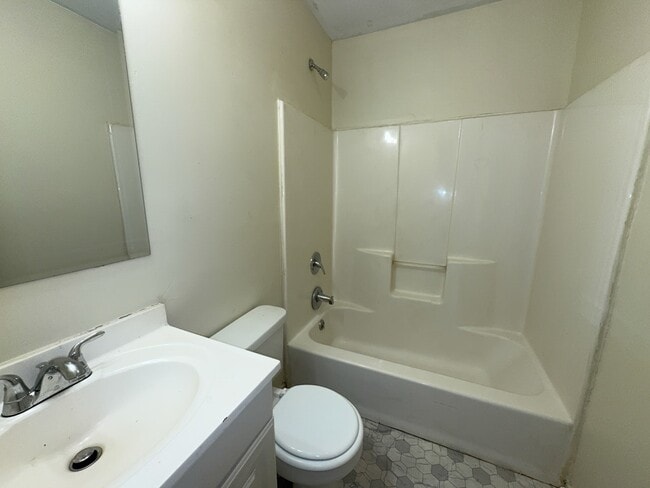 Building Photo - 1444 Maria Dr