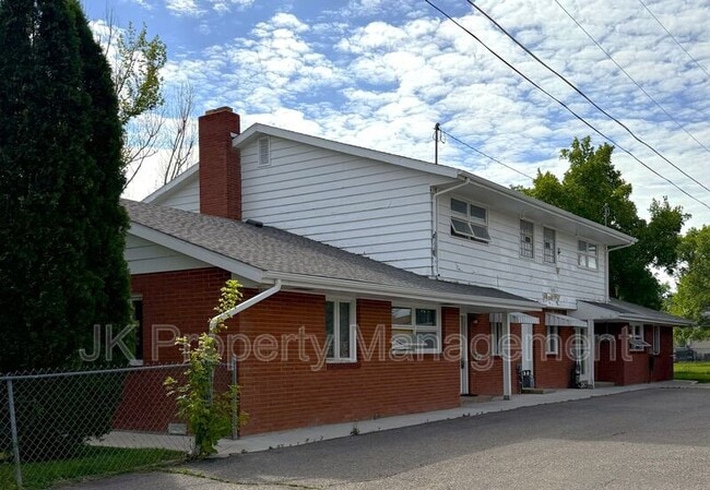 Primary Photo - 820 2nd Ave NW